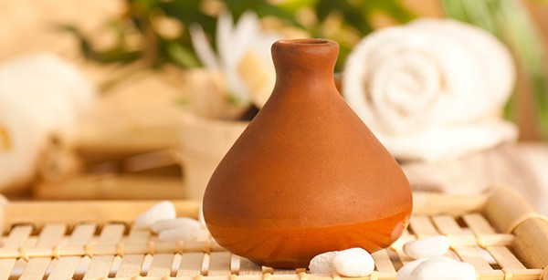 clay-jpot-diffuser-with-essentail-oils