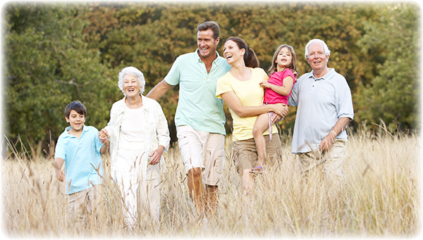 jportrait-of-extended-family-group-in-7423882