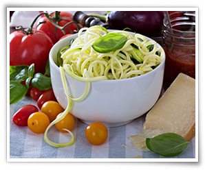 zucchini-noodles-in-a-bowl-with-fresh2